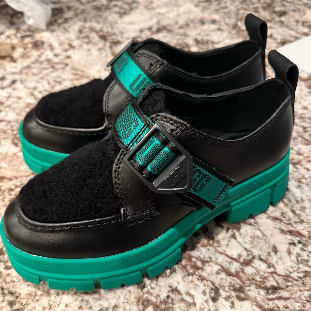UGG Ashton Boot - Picture 2 of 11